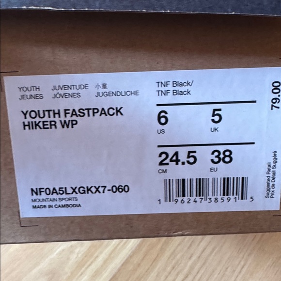 The North Face boys 6 EUR 38 Black and Gray Athletic Shoes hiking - Picture 9 of 9